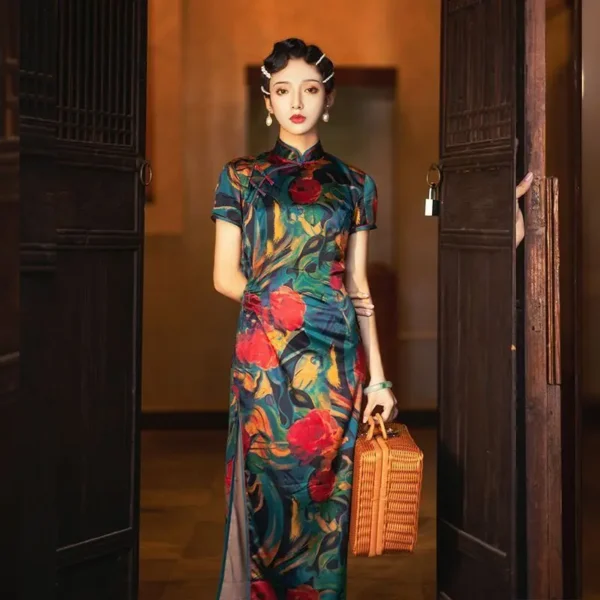 Old Shanghai Long Cheongsam High Slit