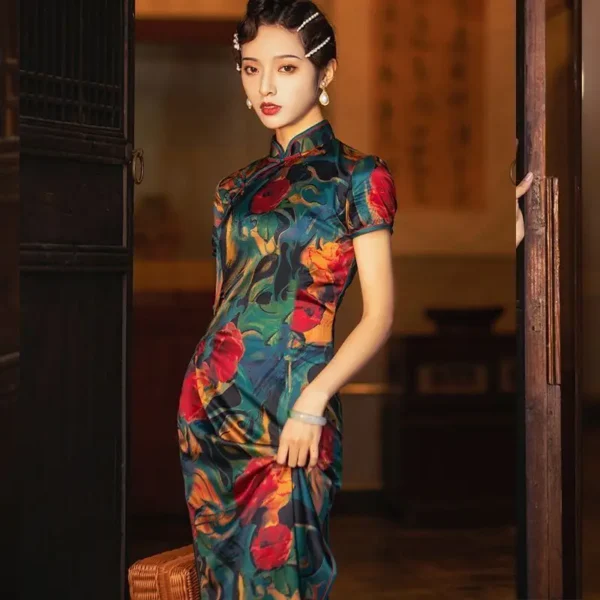 Old Shanghai Long Cheongsam High Slit
